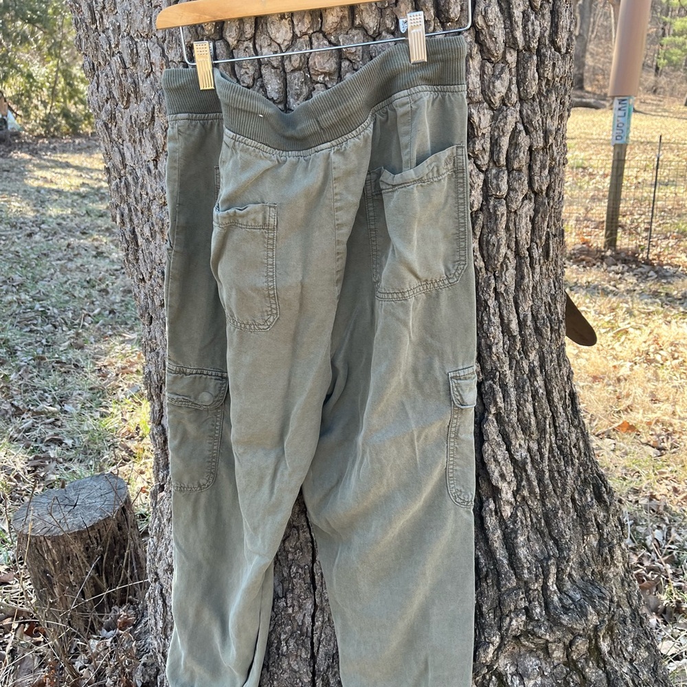 ⬇️Price Drop!⬇️American Eagle Jogger Pant in size L
